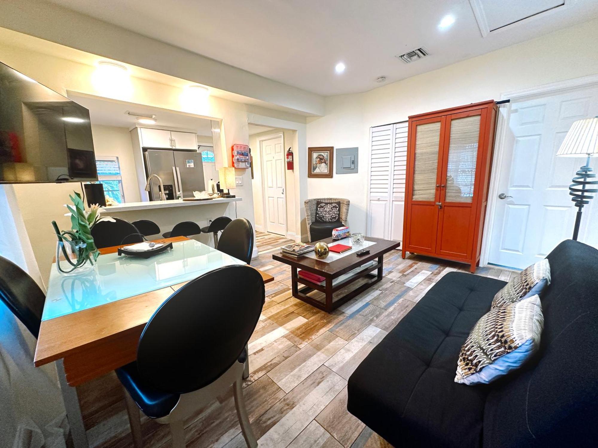 Private Rooms At Miami Centrally Located With Free Parking מראה חיצוני תמונה