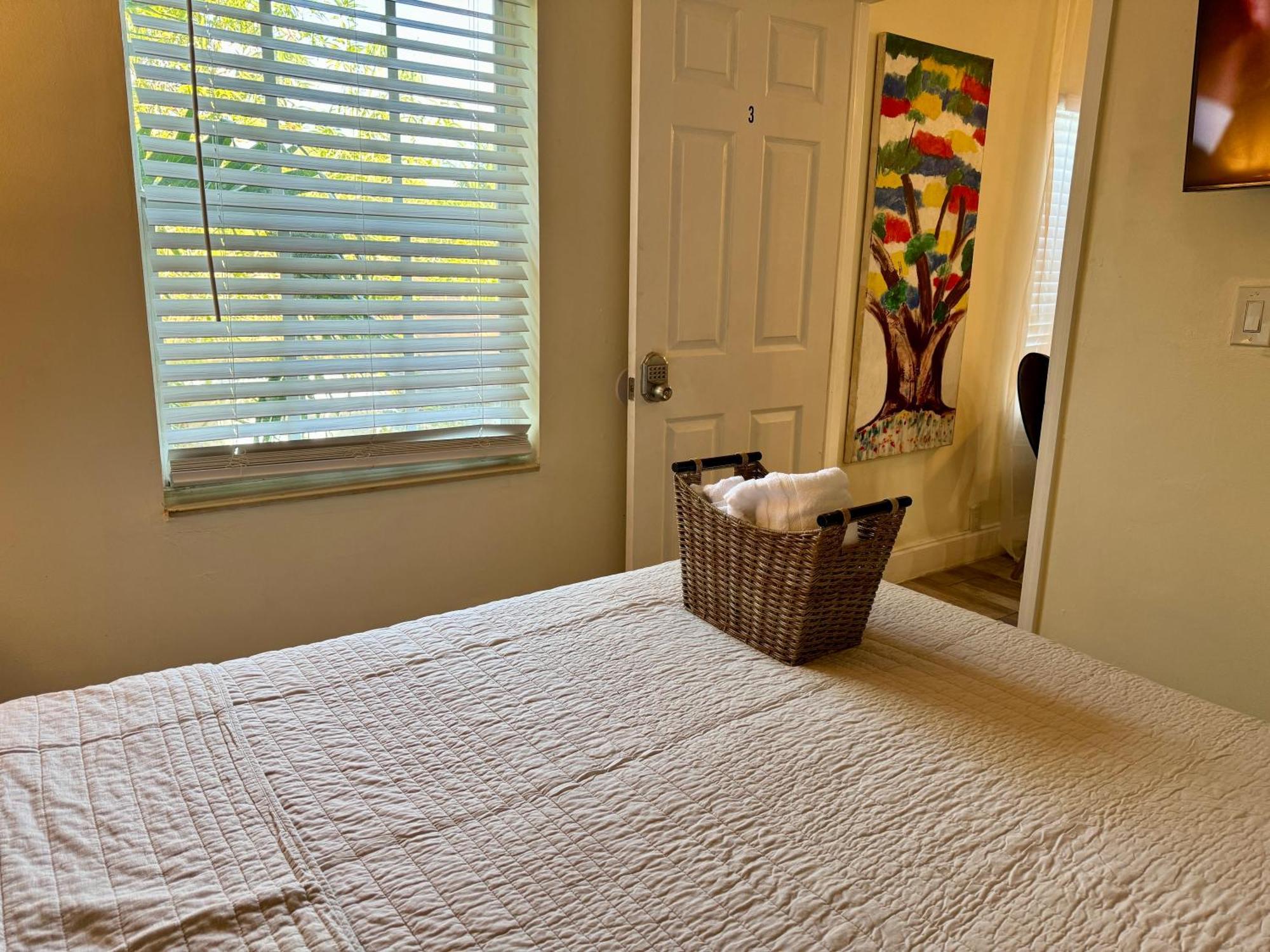 Private Rooms At Miami Centrally Located With Free Parking מראה חיצוני תמונה