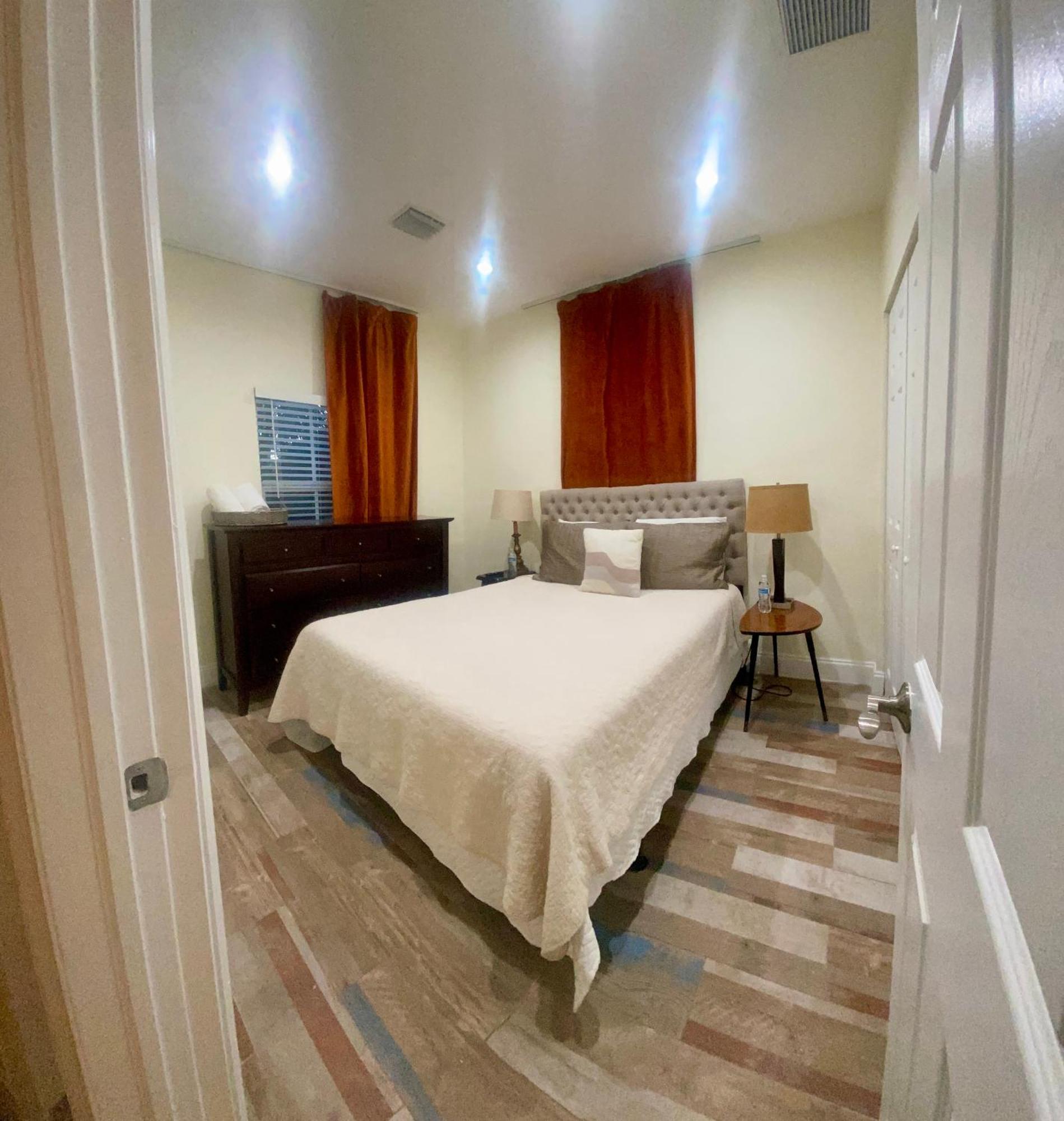 Private Rooms At Miami Centrally Located With Free Parking מראה חיצוני תמונה