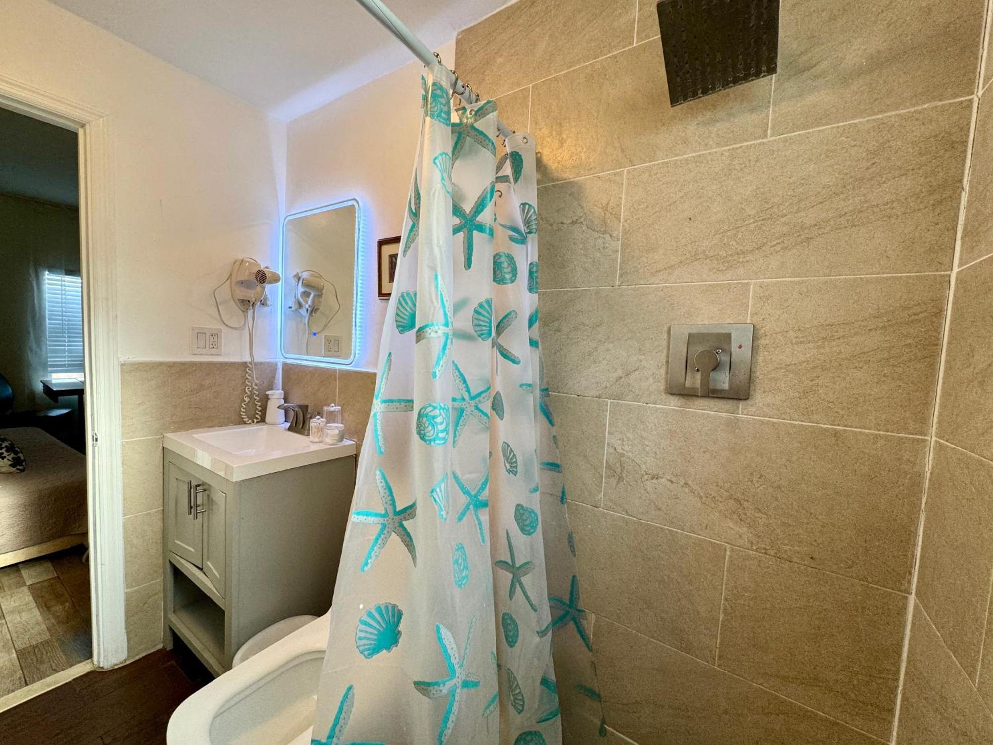 Private Rooms At Miami Centrally Located With Free Parking מראה חיצוני תמונה